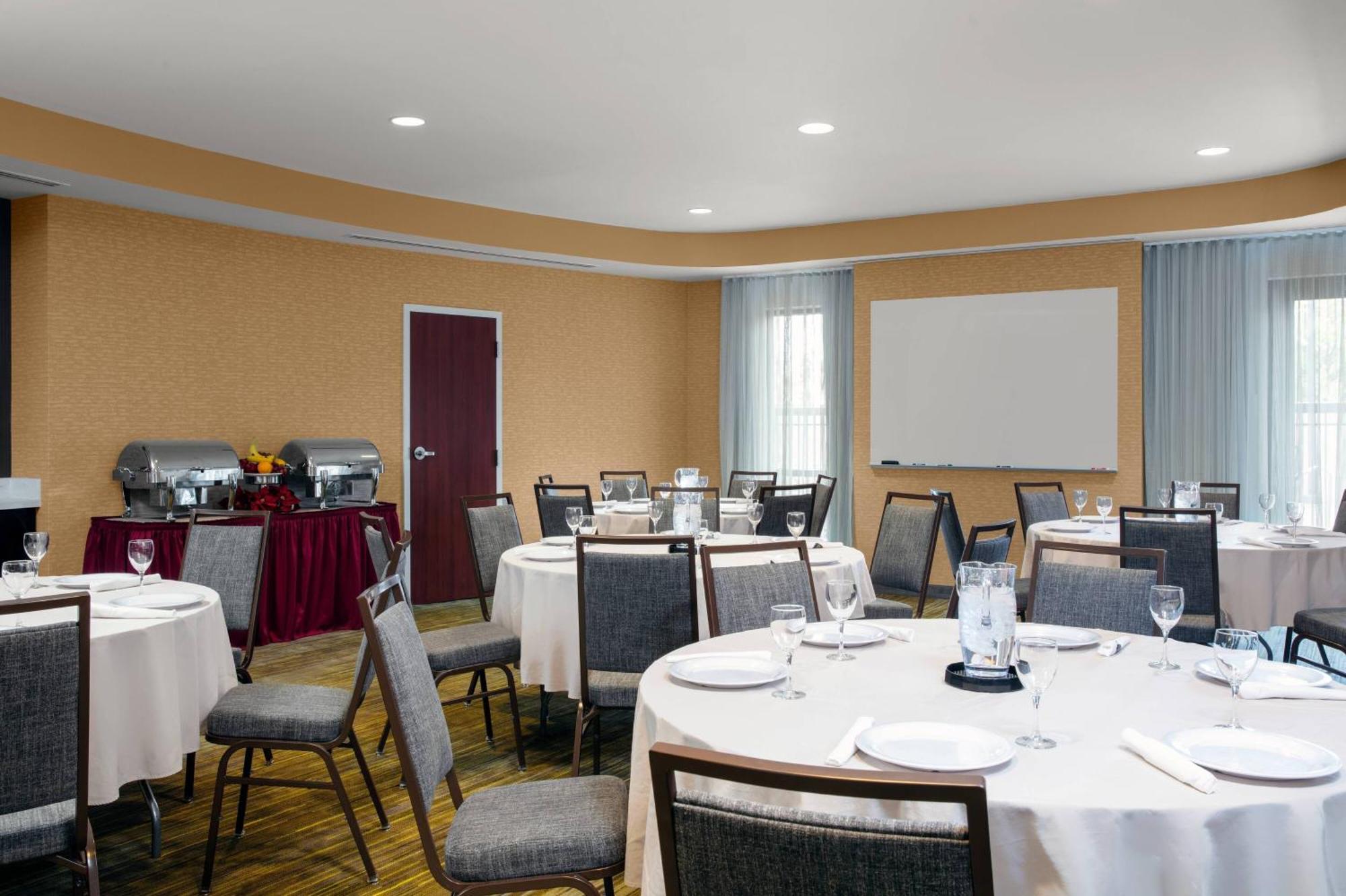 Courtyard By Marriott Jacksonville I-295/East Beltway מראה חיצוני תמונה