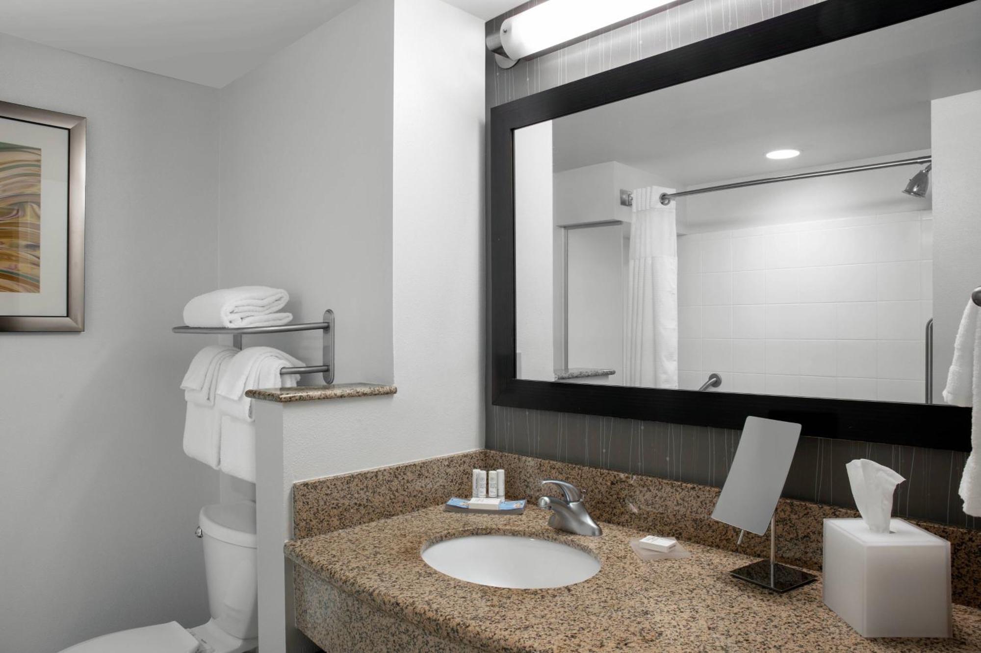 Courtyard By Marriott Jacksonville I-295/East Beltway מראה חיצוני תמונה